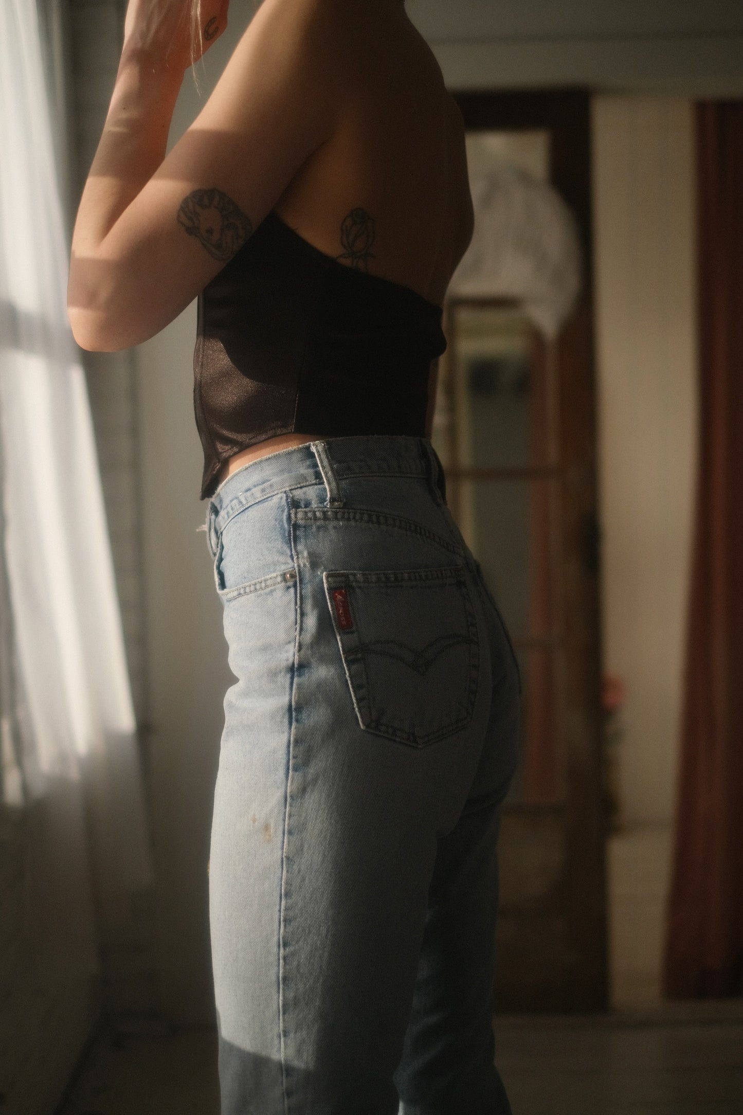 1990s Faded + Worn Jeans 27