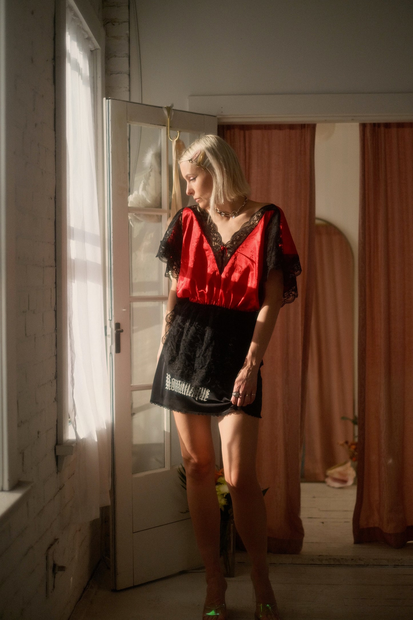 1980s Rose Noir Top