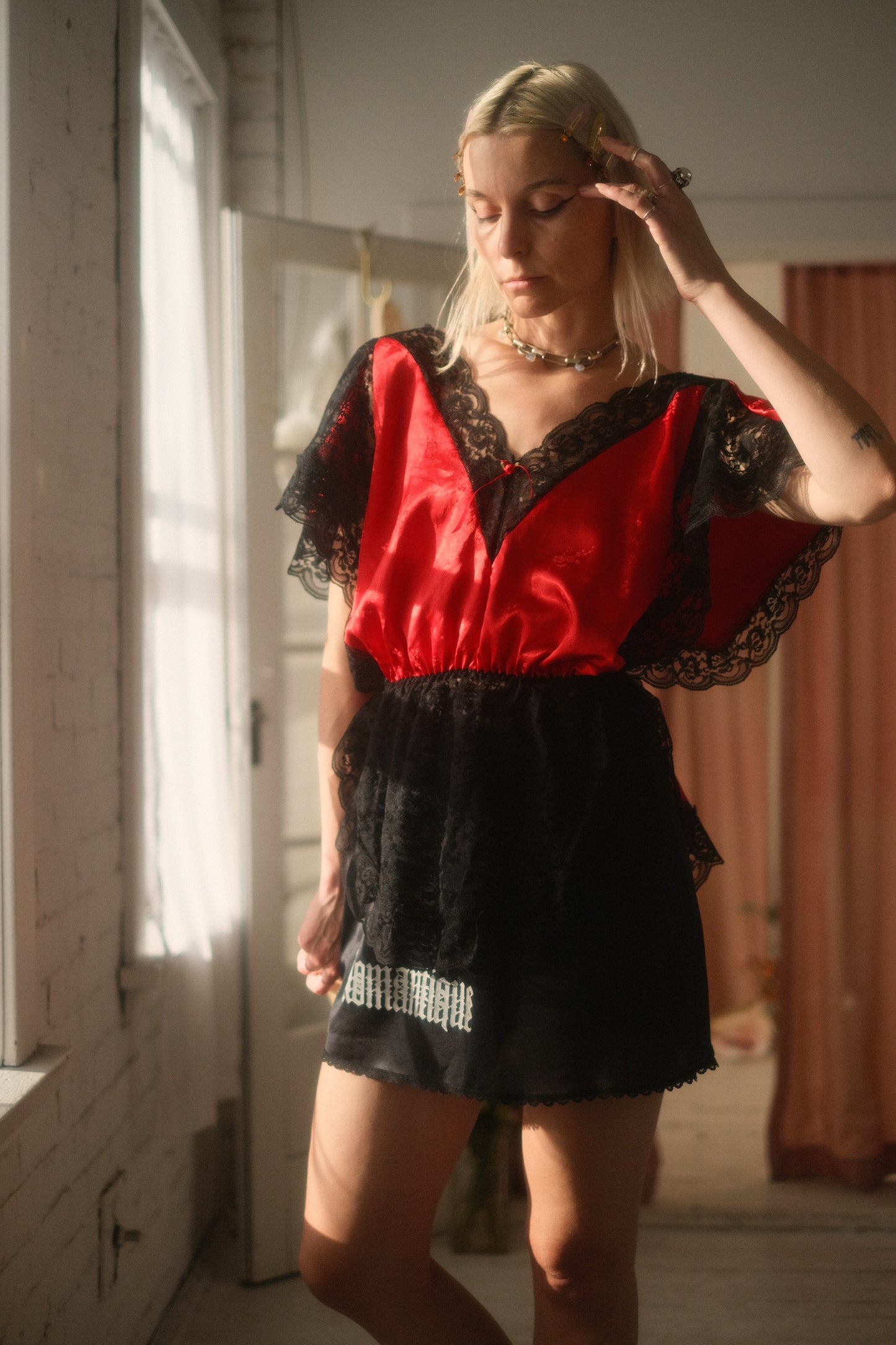 1980s Rose Noir Top