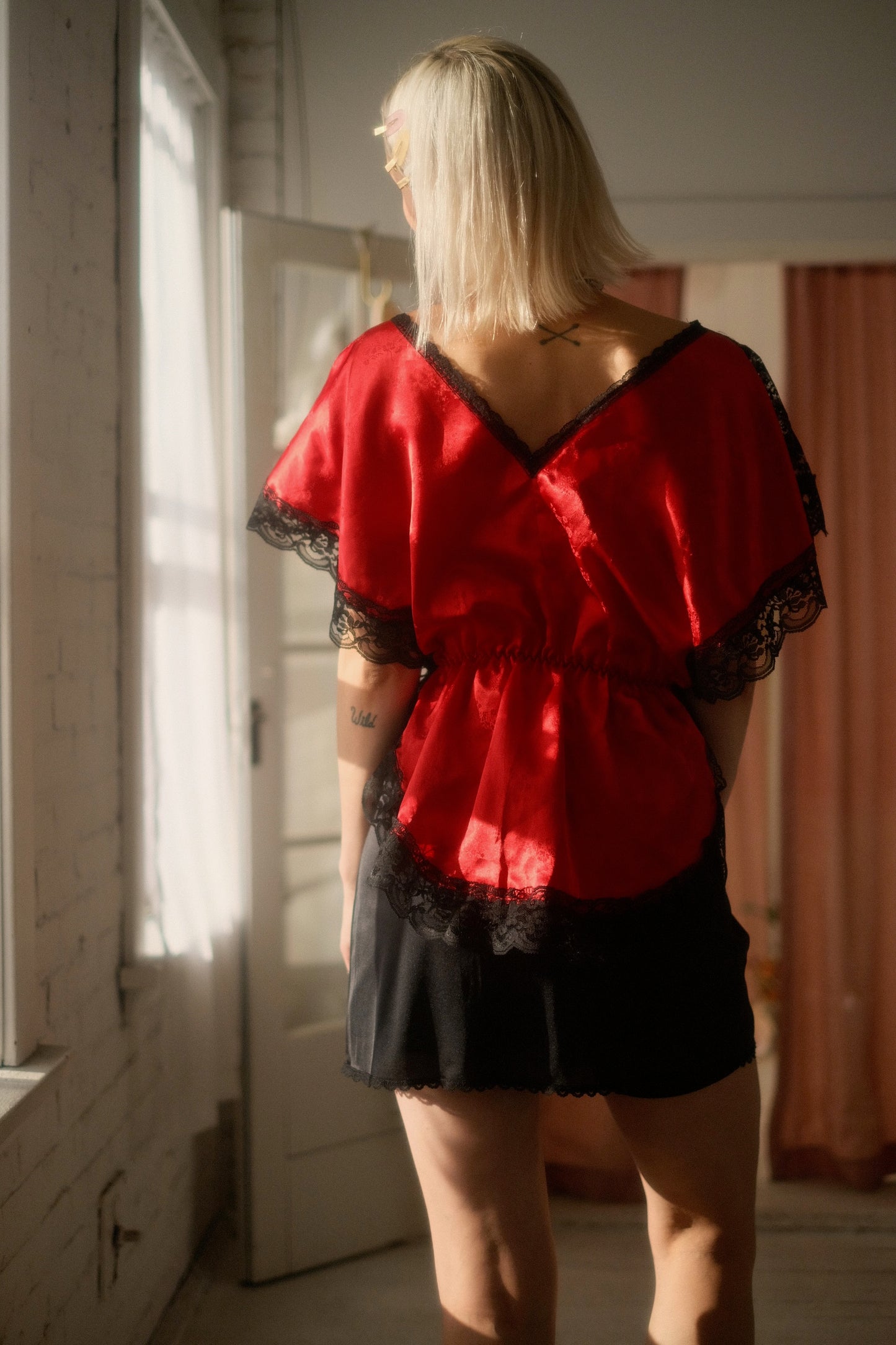 1980s Rose Noir Top