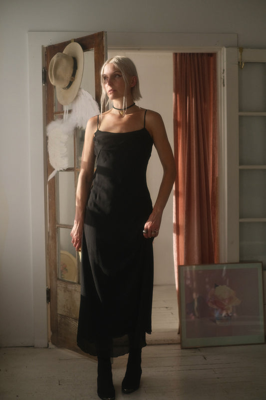 2000s Noir Veil Gown